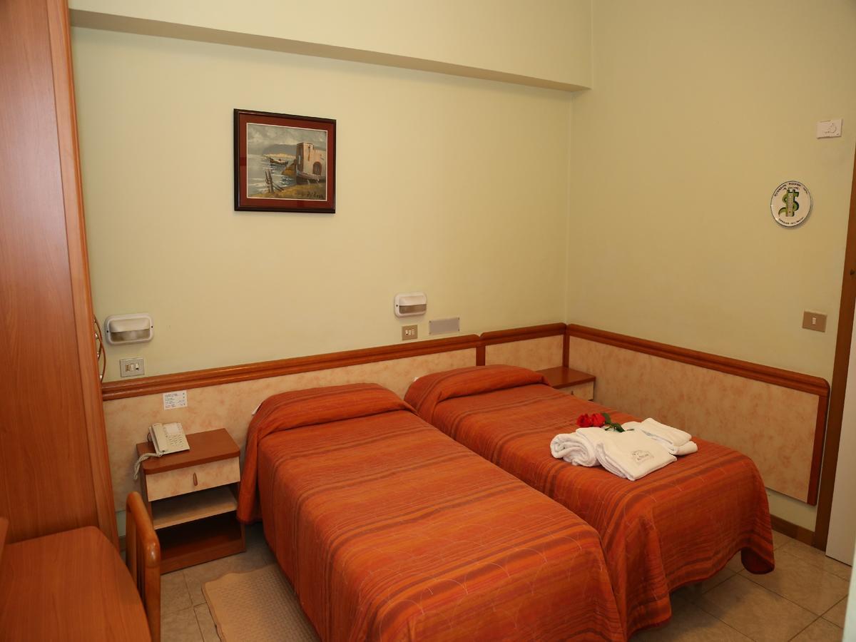 Hotel Al Dollaro Cattolica Esterno foto