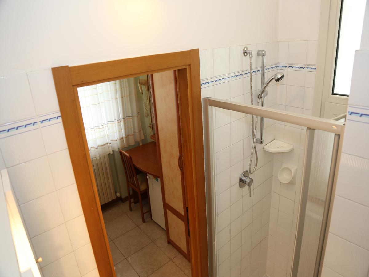 Hotel Al Dollaro Cattolica Esterno foto