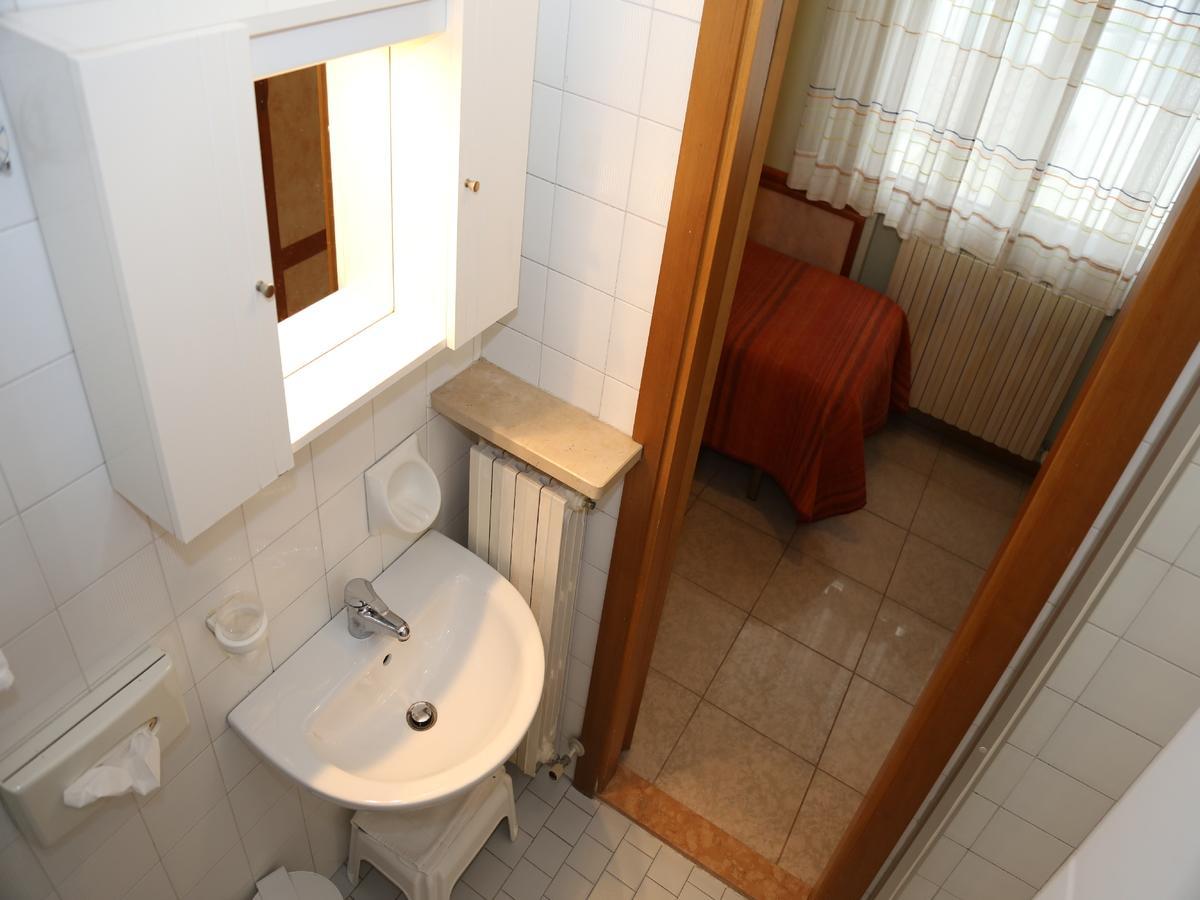 Hotel Al Dollaro Cattolica Esterno foto