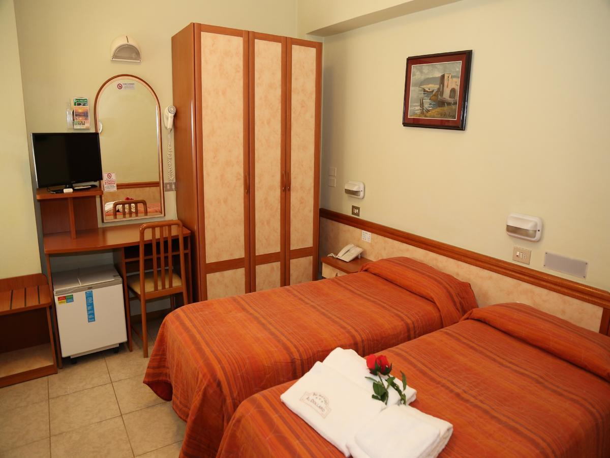 Hotel Al Dollaro Cattolica Esterno foto